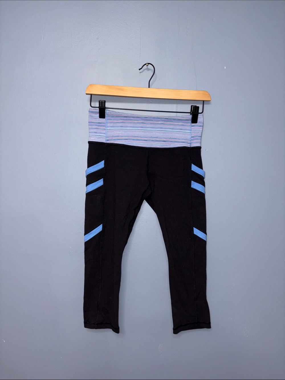 Ivivva • Black Crop Leggings (Kids)
